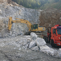 Abtransport von Steinen durch Josef Hochreiter Baggerarbeiten & Transporte