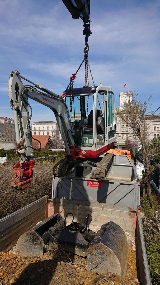 Bagger von Josef Hochreiter Baggerarbeiten & Transporte